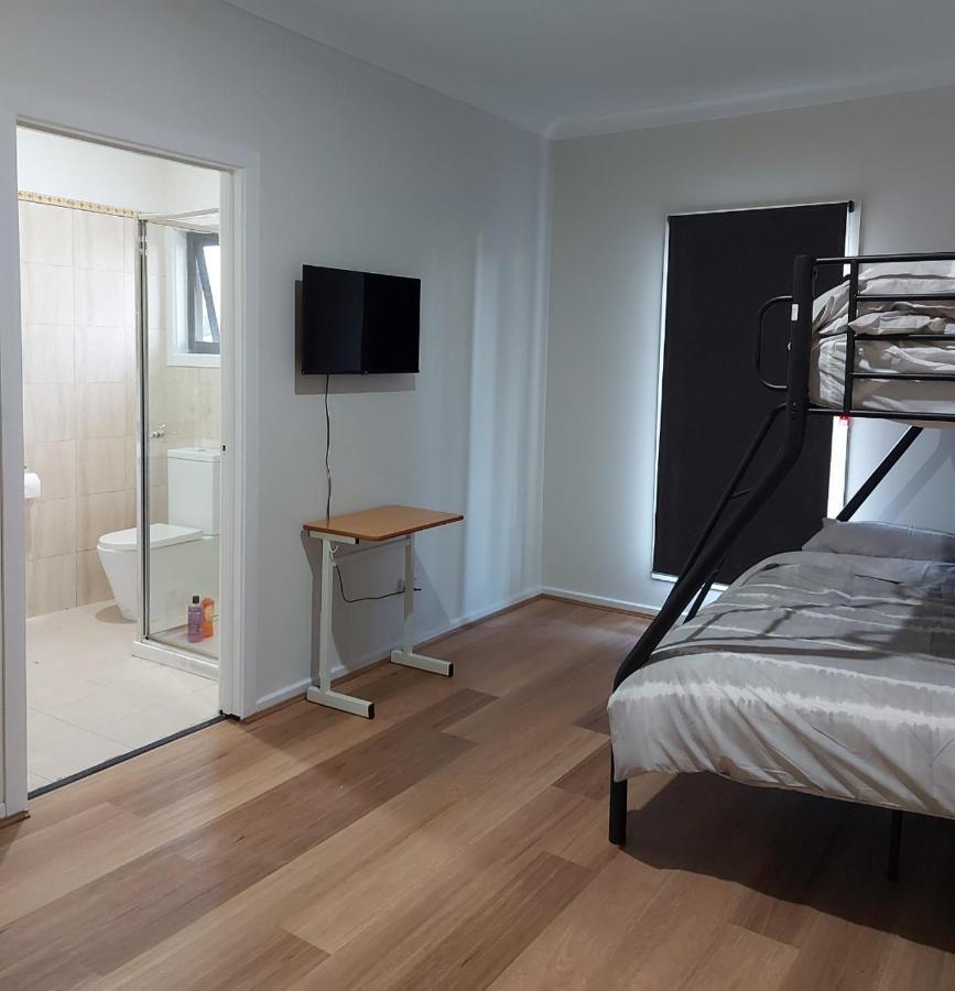 Maruve Guesthouse 12 Min From Melb Airport Melbourne Exterior photo
