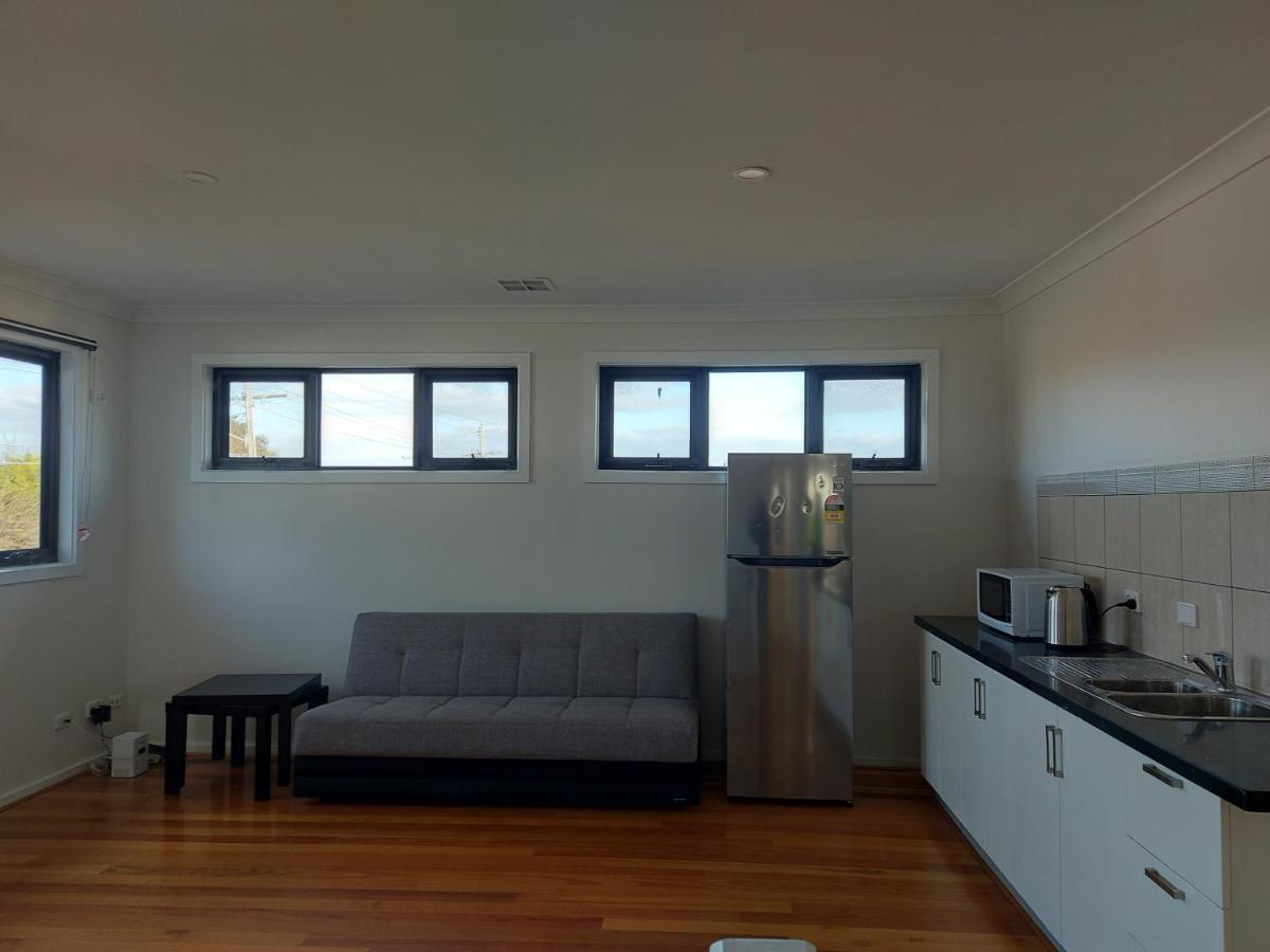 Maruve Guesthouse 12 Min From Melb Airport Melbourne Exterior photo